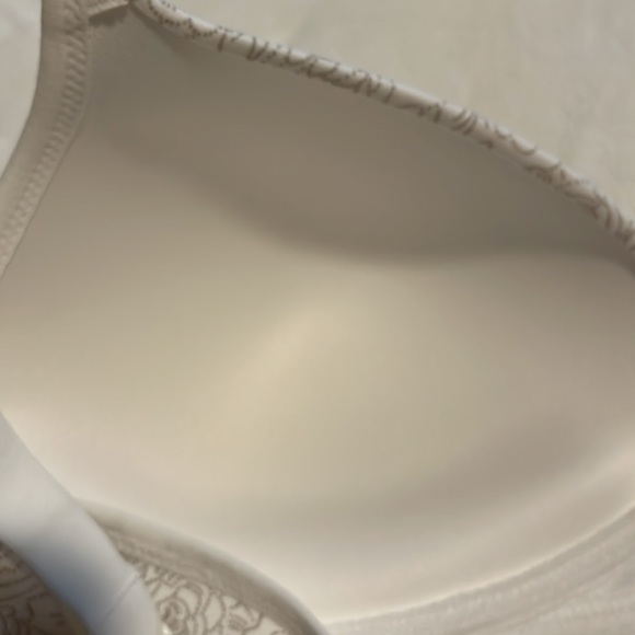 Women’s bra size 36C - Picture 8 of 11